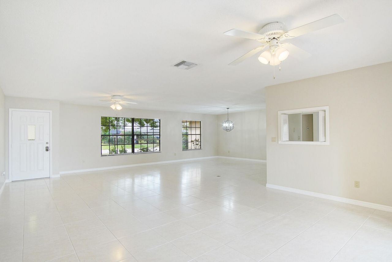 560 W Forest Trail, Vero Beach, FL 32962 Photo