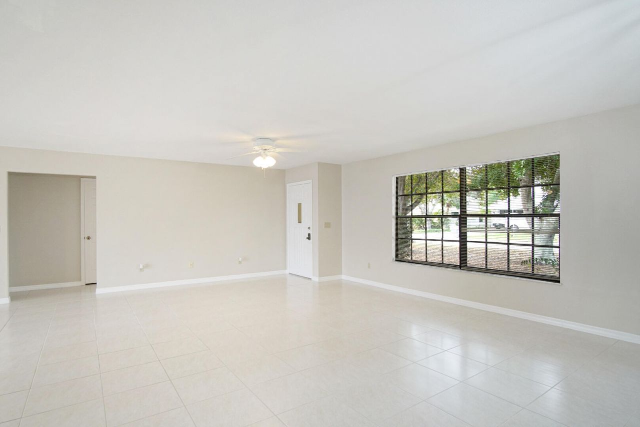 560 W Forest Trail, Vero Beach, FL 32962 Photo
