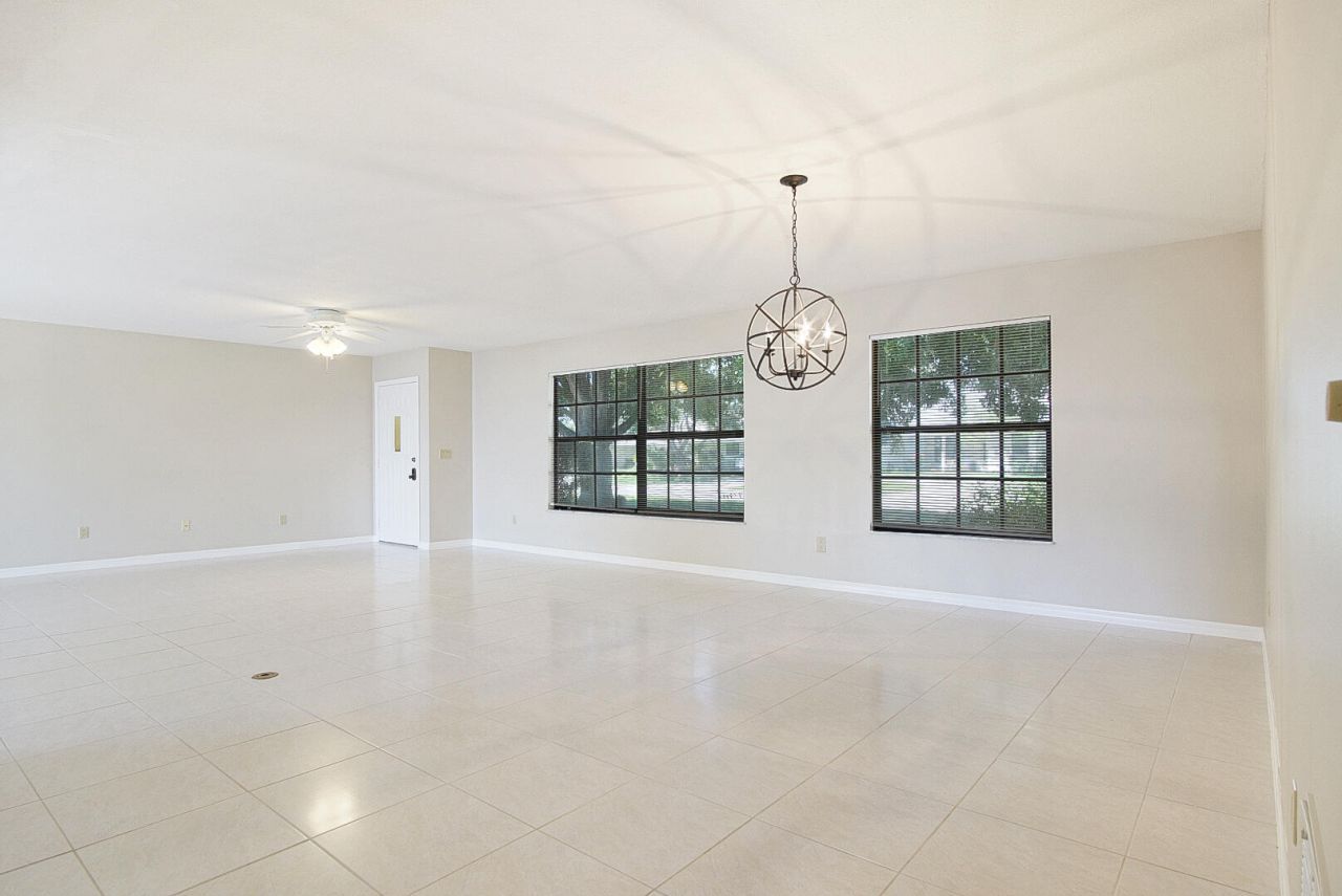 560 W Forest Trail, Vero Beach, FL 32962 Photo