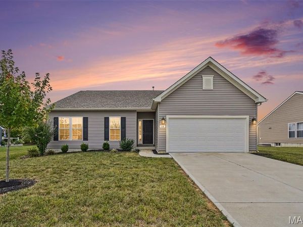 14 Stone Bridge Drive, Moscow Mills, MO 63362
