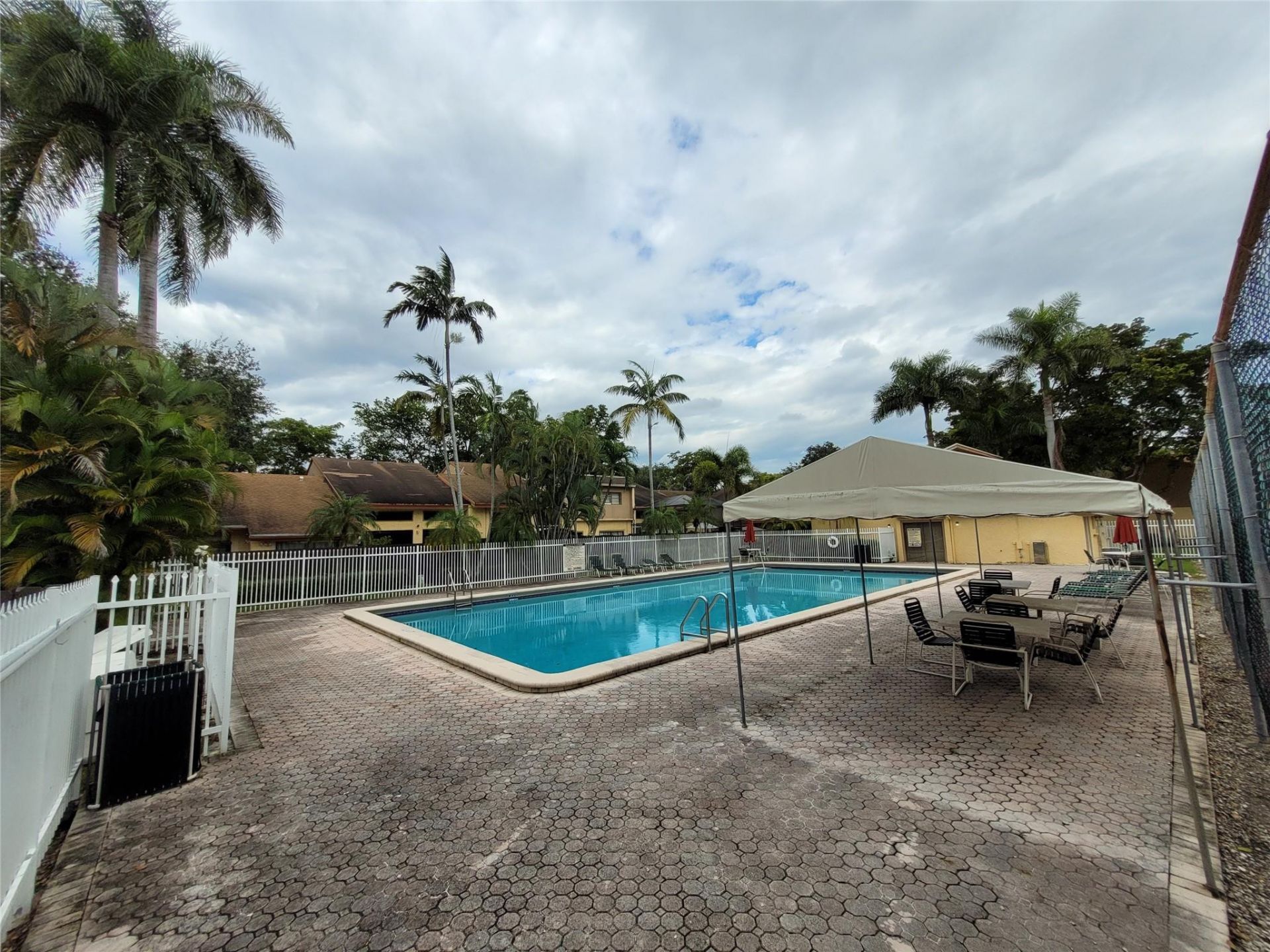 1146 N University Drive, Plantation, FL 33322 Photo