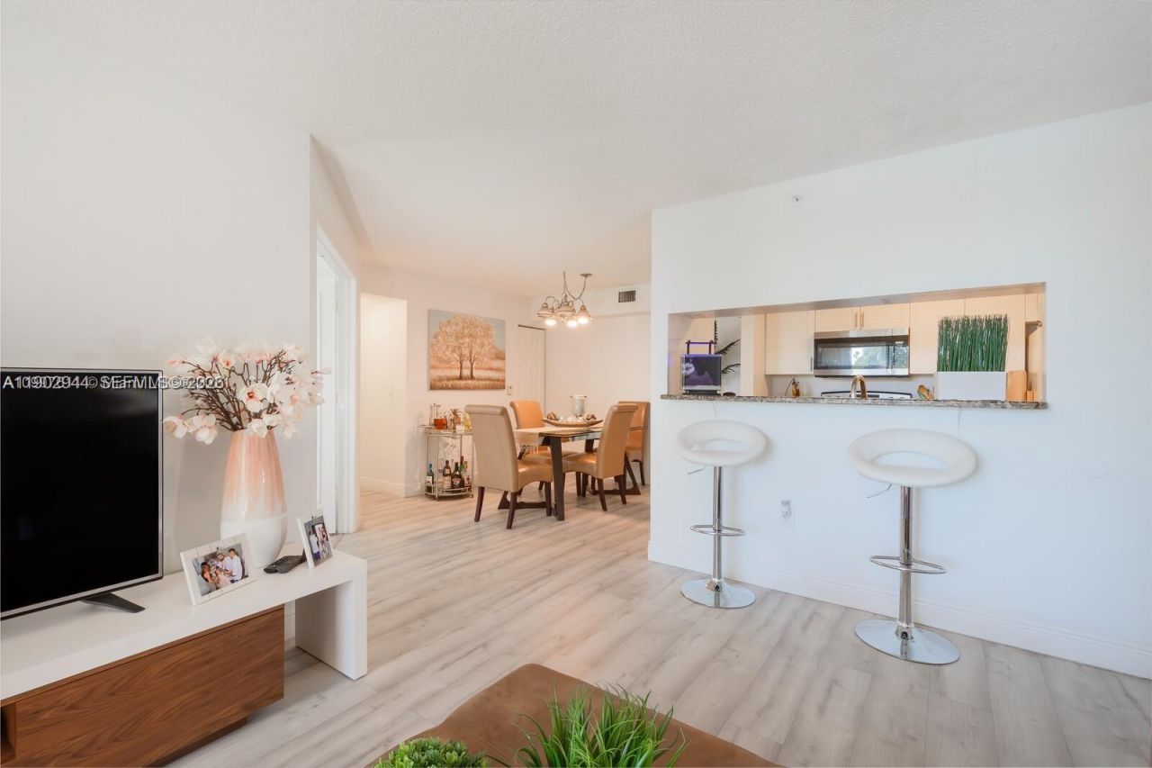 12160 Saint Andrews Pl, Unit 108, Miramar, FL 33025 Photo