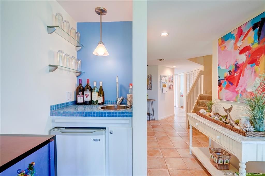 233 NE Edgewater Drive, Unit 201, Stuart, FL 34996 Photo