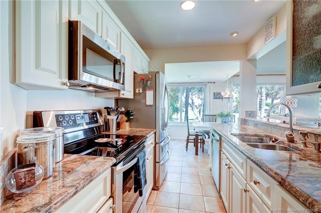 233 NE Edgewater Drive, Unit 201, Stuart, FL 34996 Photo