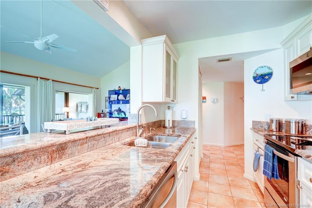 233 NE Edgewater Drive, Unit 201, Stuart, FL 34996 Photo