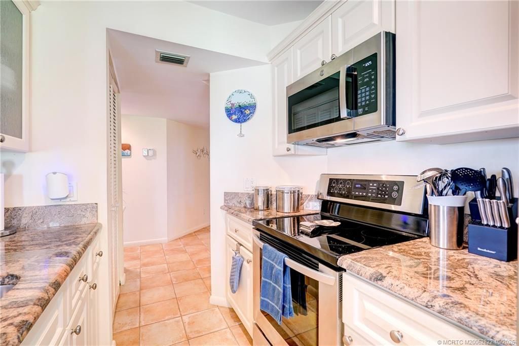 233 NE Edgewater Drive, Unit 201, Stuart, FL 34996 Photo