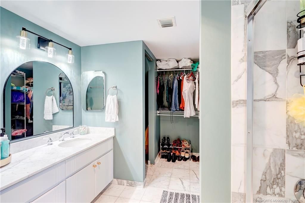 233 NE Edgewater Drive, Unit 201, Stuart, FL 34996 Photo