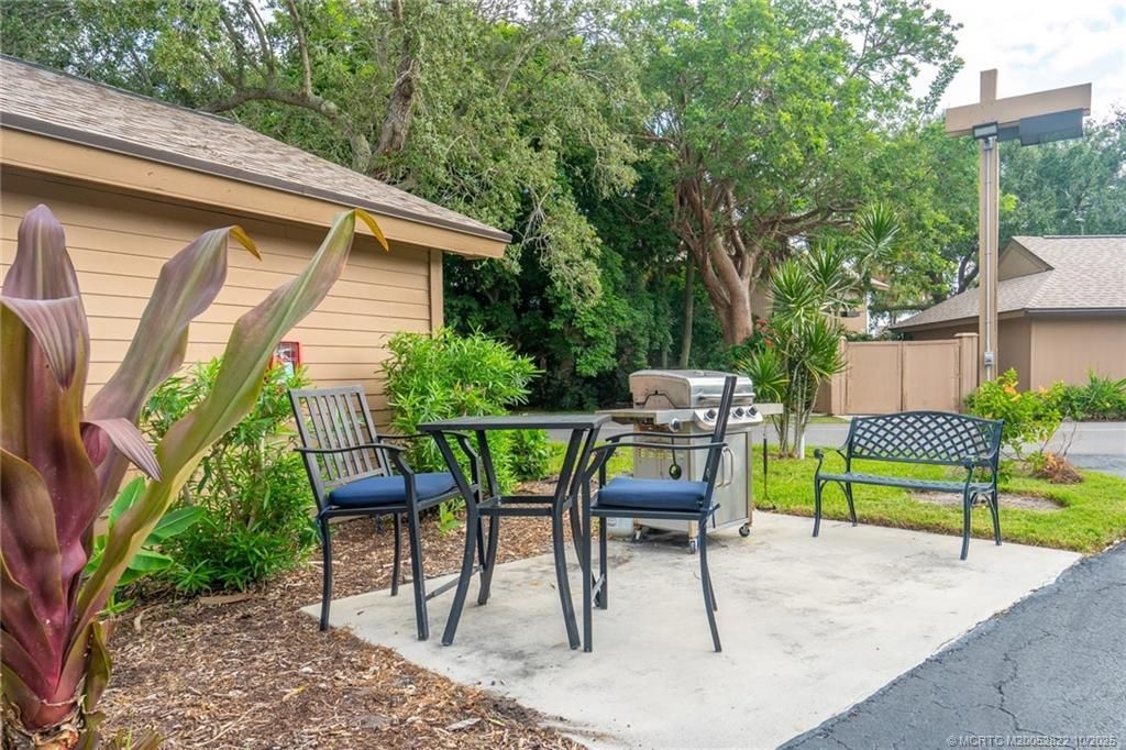 233 NE Edgewater Drive, Unit 201, Stuart, FL 34996 Photo