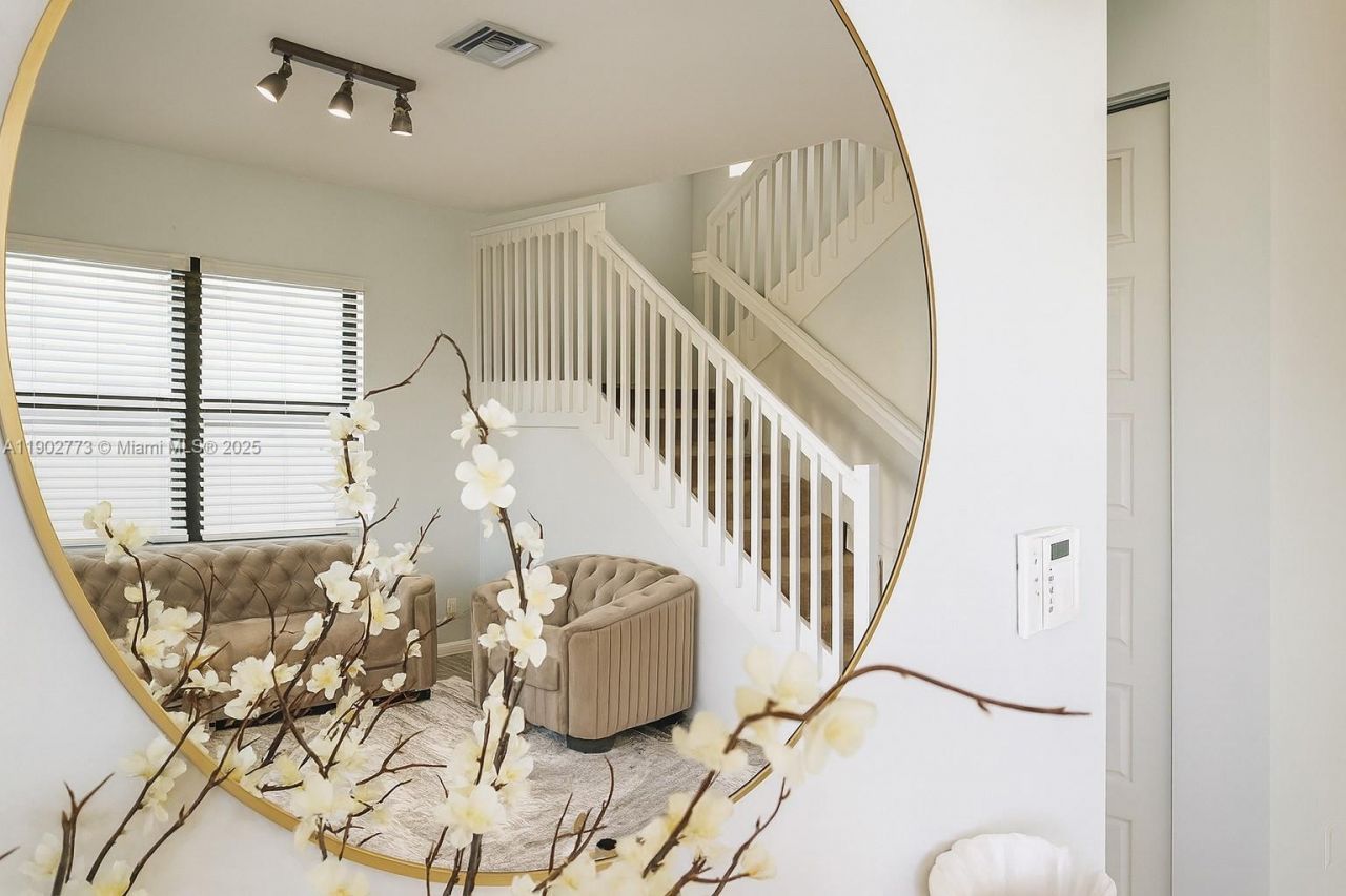 19316 NE 8th Ct, Miami, FL 33179 Photo