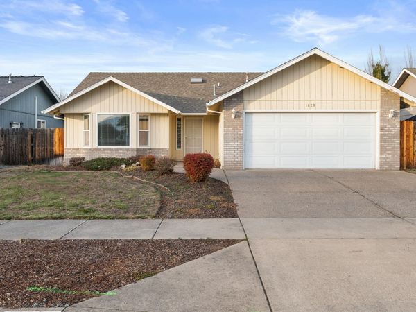 1629 Husker Butte Lane, Medford, OR 97504