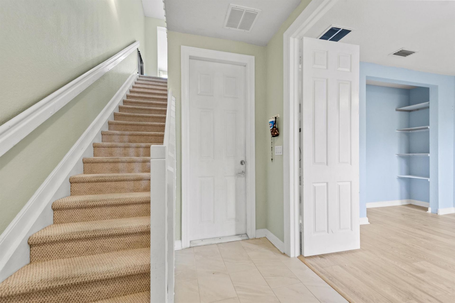 500 Pacific Grove Drive, Unit 6, West Palm Beach, FL 33401 Photo