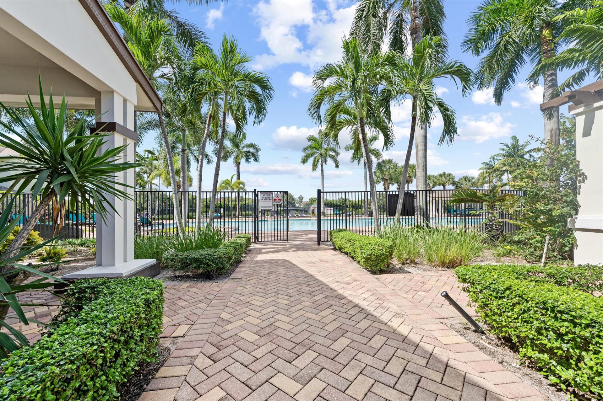 500 Pacific Grove Drive, Unit 6, West Palm Beach, FL 33401 Photo