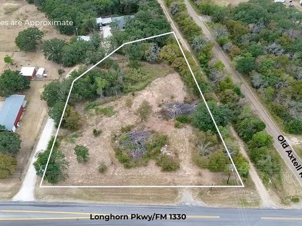 1317 Longhorn Parkway , Axtell, TX 76624