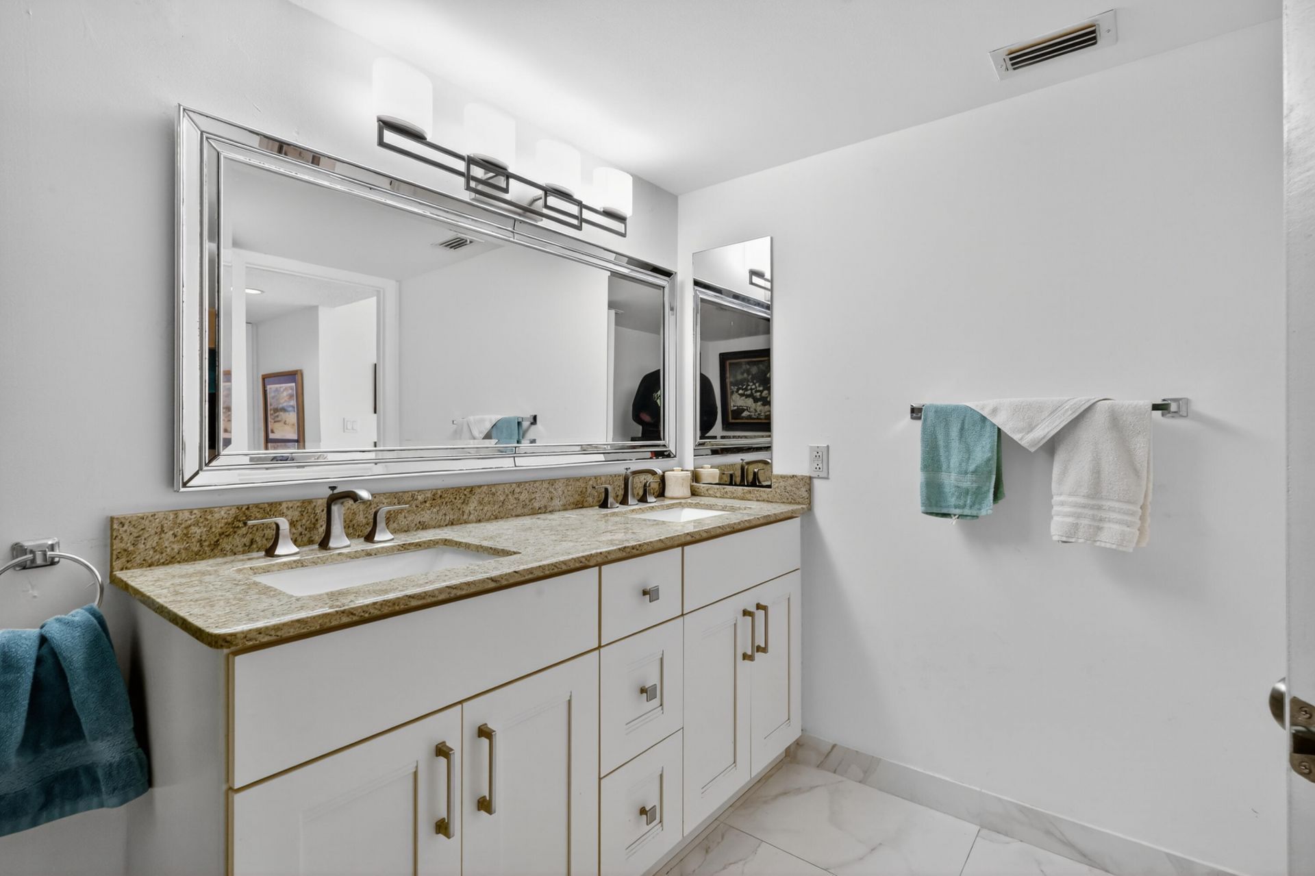 110 Half Moon Circle, Unit D2, Hypoluxo, FL 33462 Photo