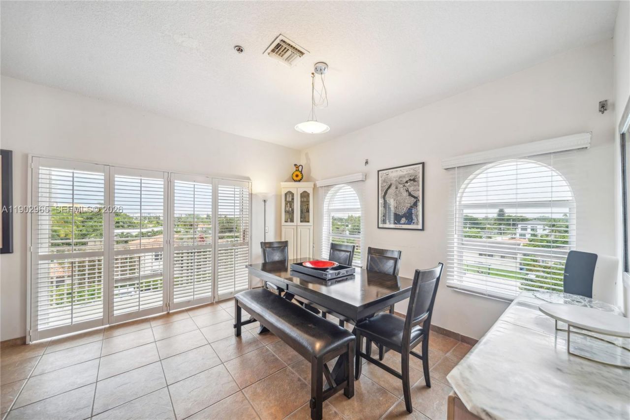 9008 Collins Ave, Unit 402, Surfside, FL 33154 Photo