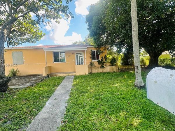 1740 NW 126th St, Miami, FL 33167