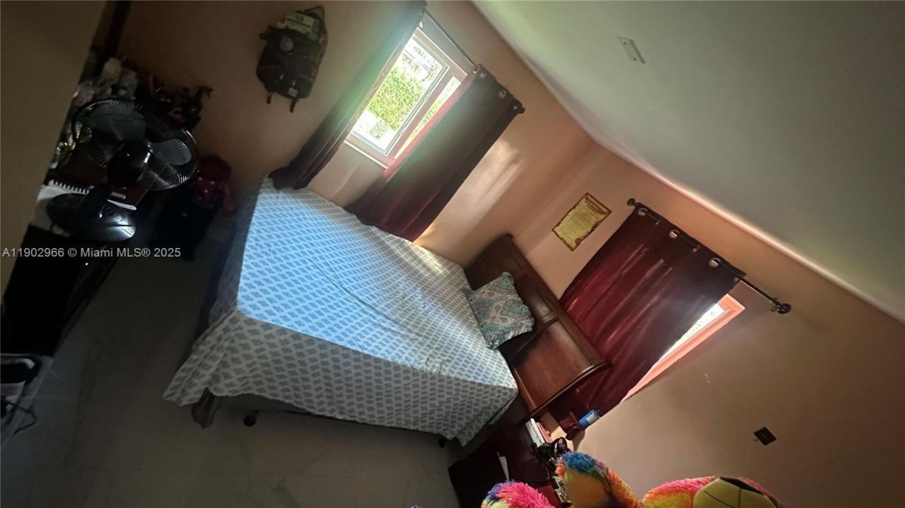 1740 NW 126th St, Miami, FL 33167 Photo