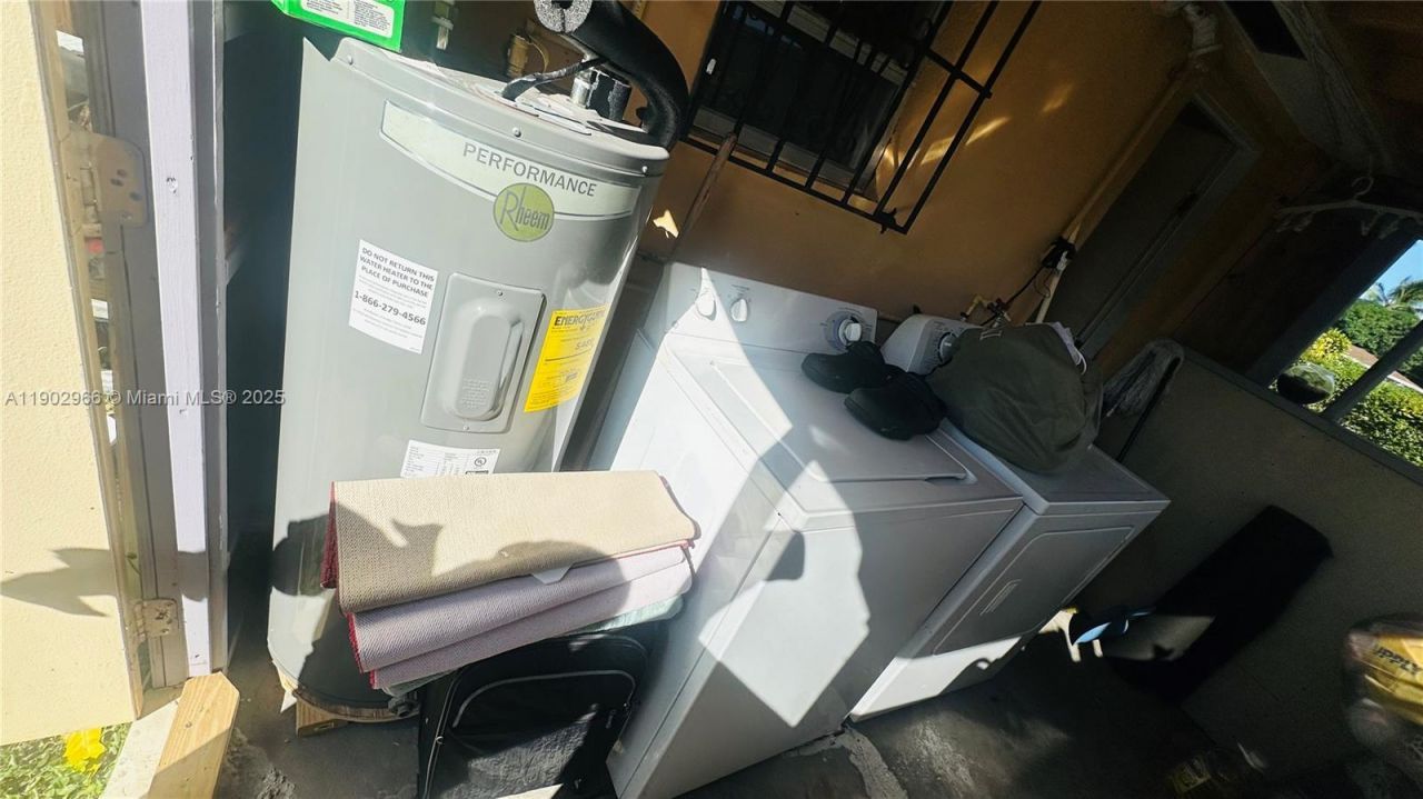 1740 NW 126th St, Miami, FL 33167 Photo