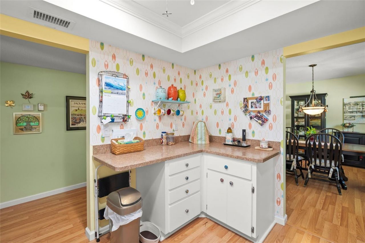 1325 Glen Oaks Drive E, Unit 133, Sarasota, FL 34232 Photo