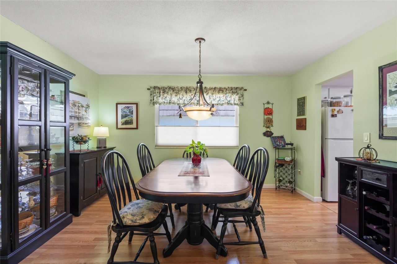 1325 Glen Oaks Drive E, Unit 133, Sarasota, FL 34232 Photo