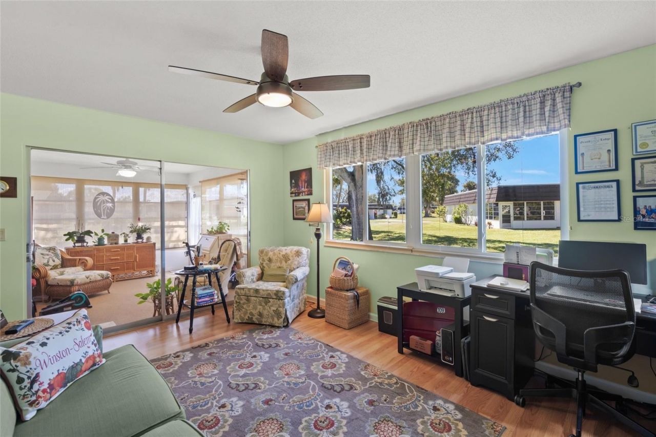 1325 Glen Oaks Drive E, Unit 133, Sarasota, FL 34232 Photo