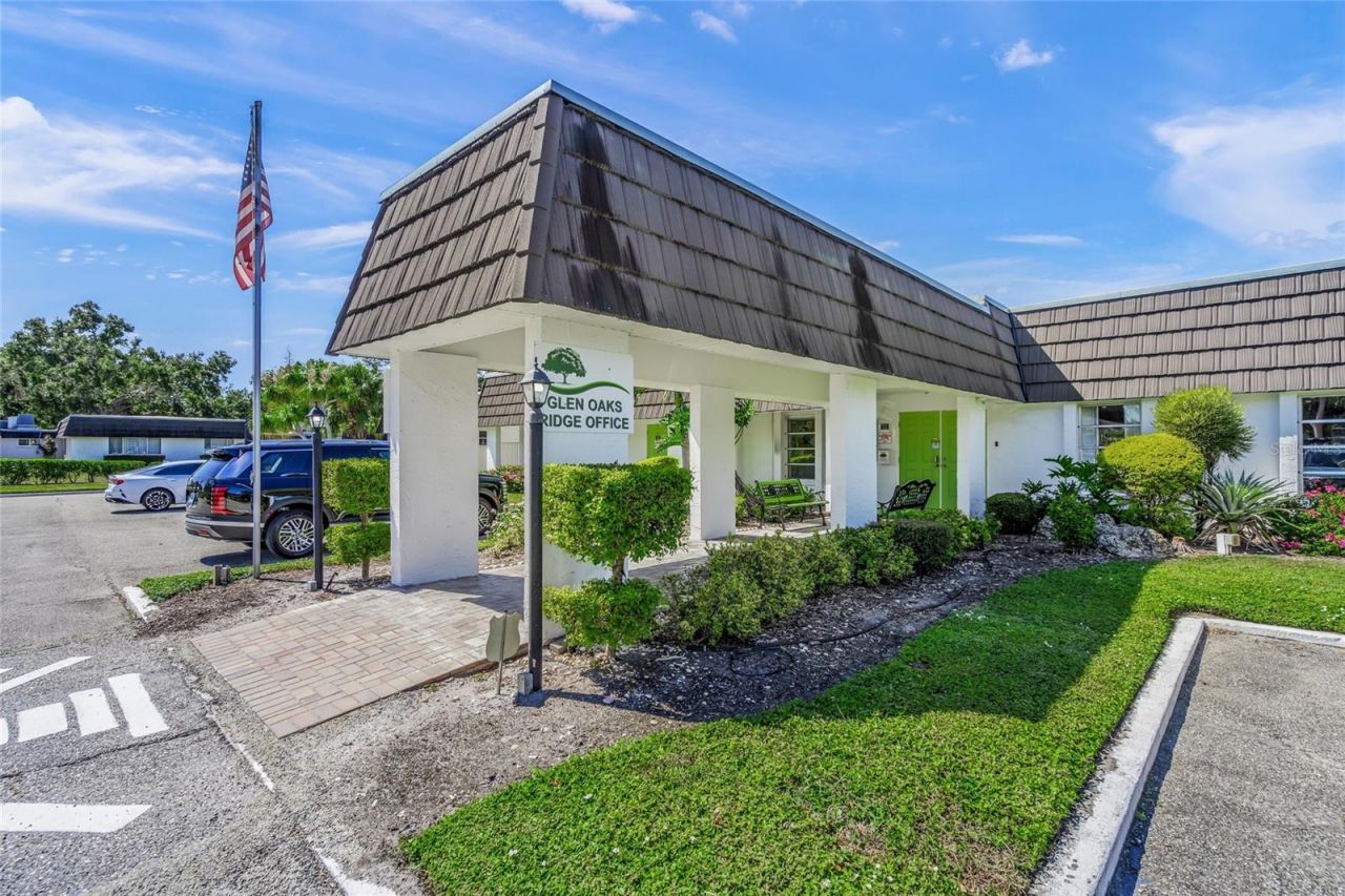 1325 Glen Oaks Drive E, Unit 133, Sarasota, FL 34232 Photo