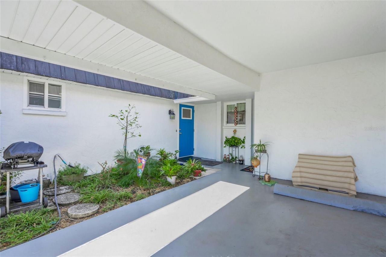 1325 Glen Oaks Drive E, Unit 133, Sarasota, FL 34232 Photo