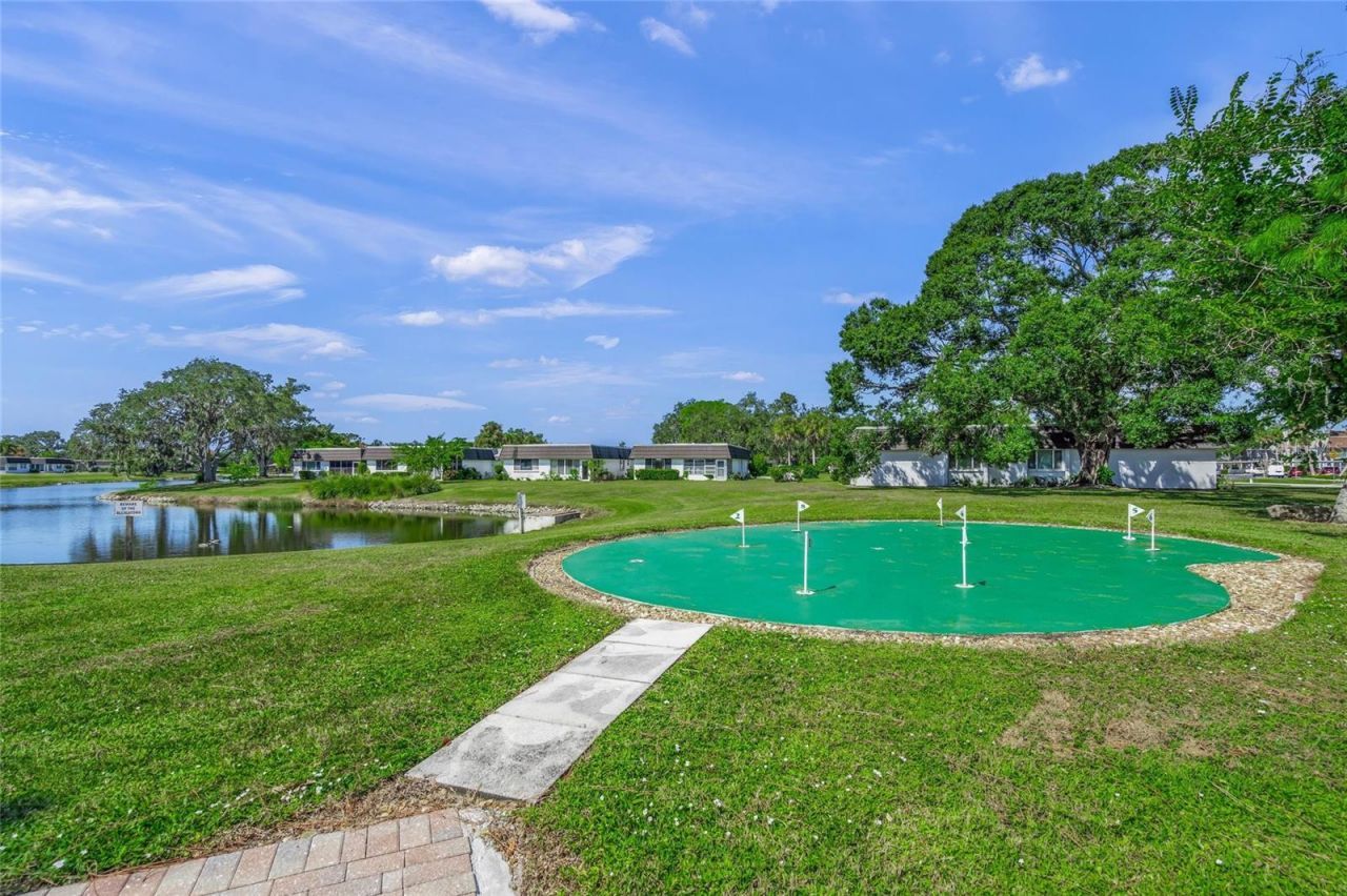 1325 Glen Oaks Drive E, Unit 133, Sarasota, FL 34232 Photo