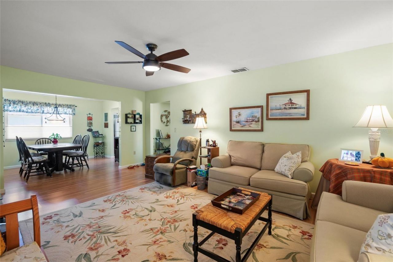1325 Glen Oaks Drive E, Unit 133, Sarasota, FL 34232 Photo