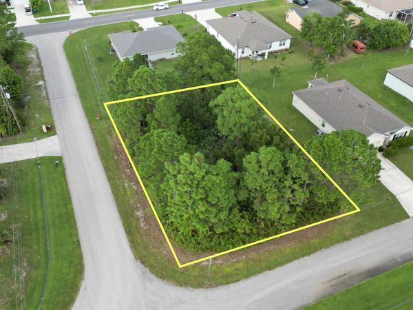 1281 SW Kapok Avenue, Port St. Lucie, FL 34953