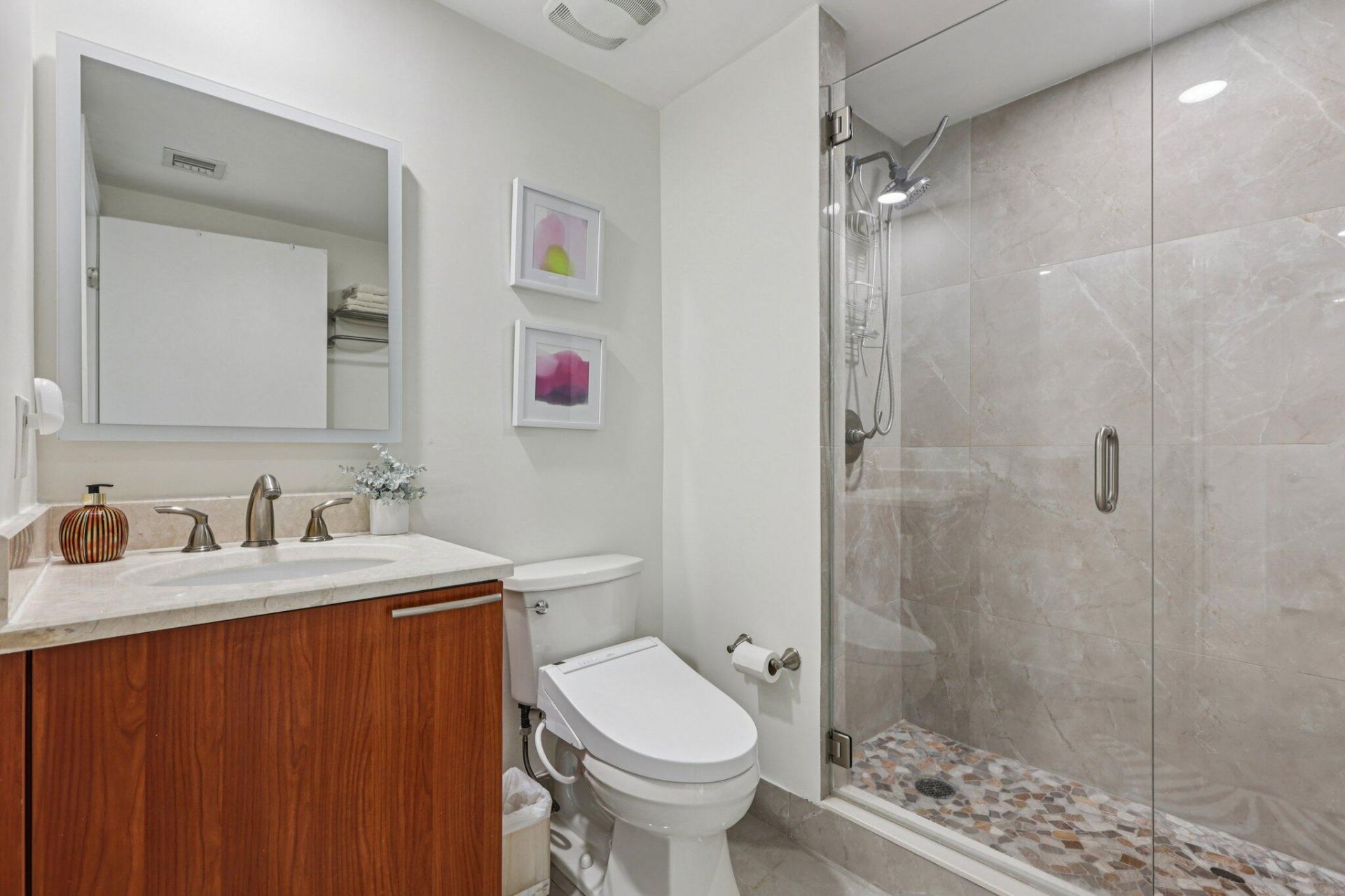 2640 Lake Shore Drive, Unit 2312, Riviera Beach, FL 33404 Photo