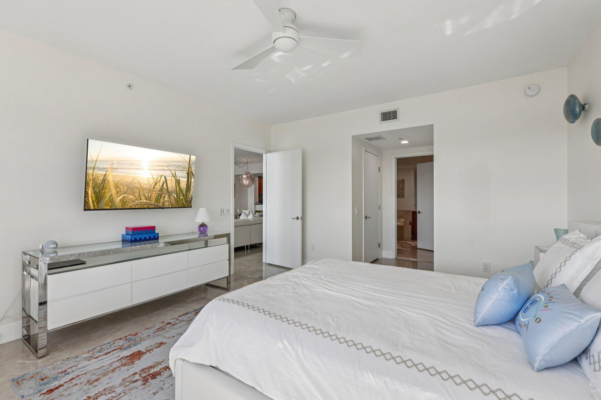 2640 Lake Shore Drive, Unit 2312, Riviera Beach, FL 33404 Photo