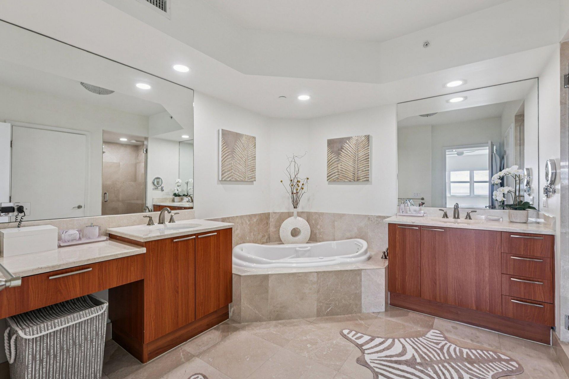 2640 Lake Shore Drive, Unit 2312, Riviera Beach, FL 33404 Photo