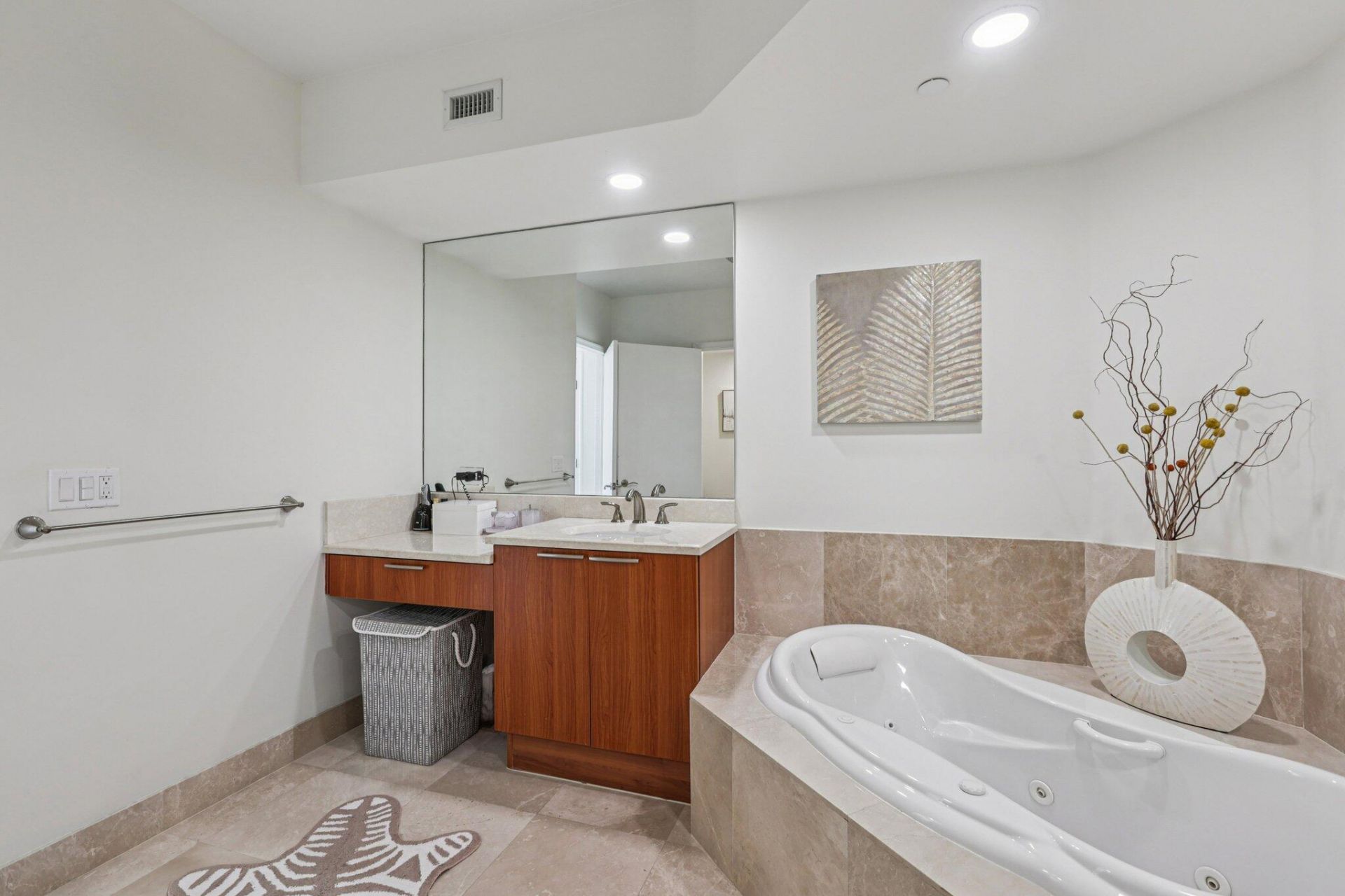 2640 Lake Shore Drive, Unit 2312, Riviera Beach, FL 33404 Photo