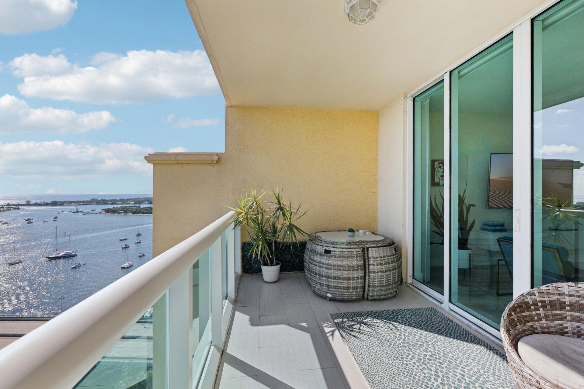 2640 Lake Shore Drive, Unit 2312, Riviera Beach, FL 33404 Photo