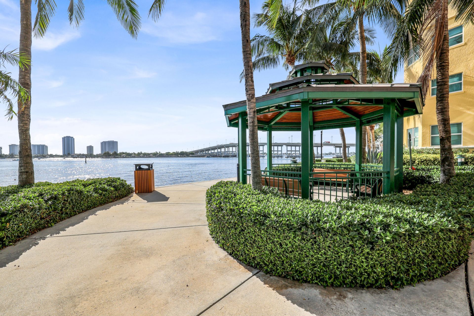 2640 Lake Shore Drive, Unit 2312, Riviera Beach, FL 33404 Photo