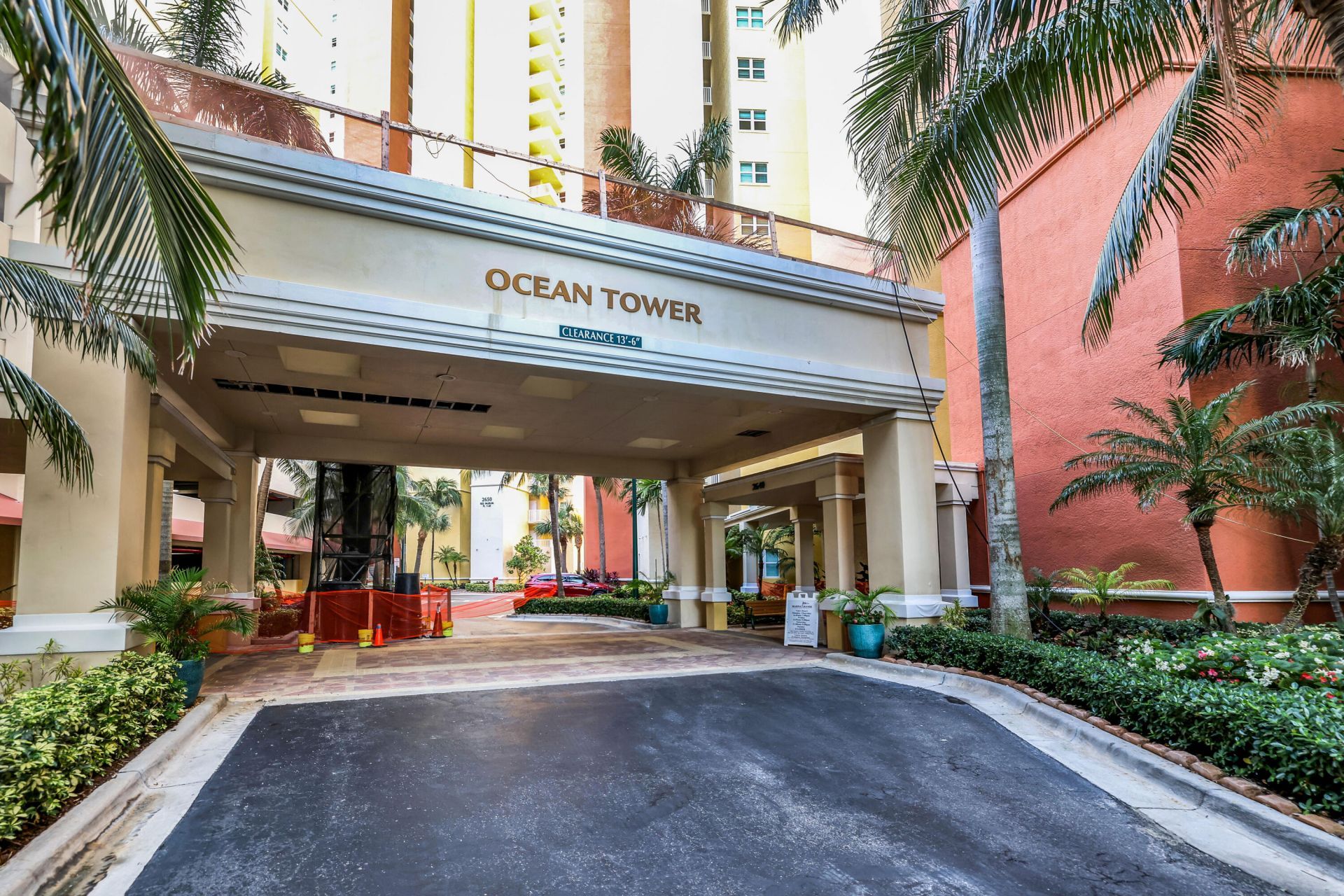 2640 Lake Shore Drive, Unit 2312, Riviera Beach, FL 33404 Photo