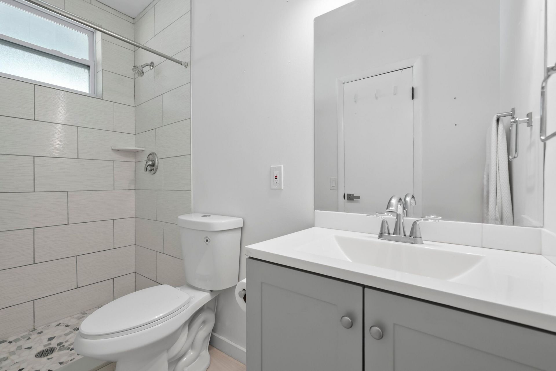 670 Hernando Street, Unit B, Fort Pierce, FL 34949 Photo