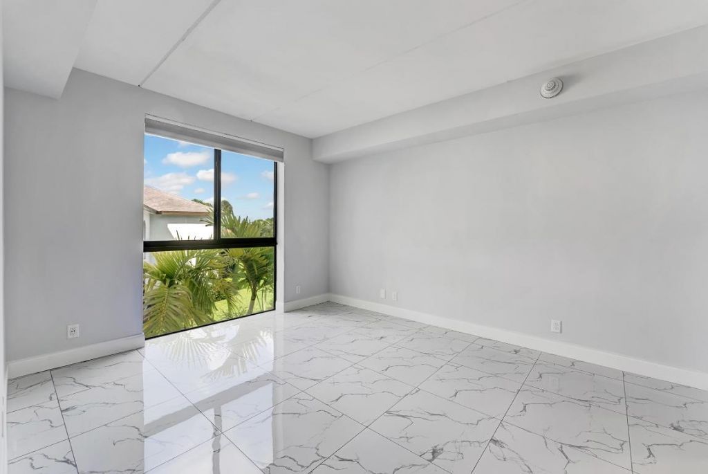 250 W Hidden Valley Boulevard, Unit 3, Boca Raton, FL 33487 Photo