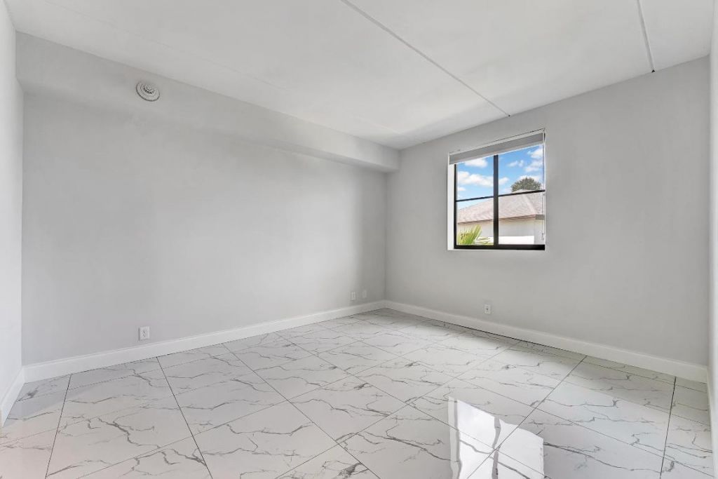 250 W Hidden Valley Boulevard, Unit 3, Boca Raton, FL 33487 Photo