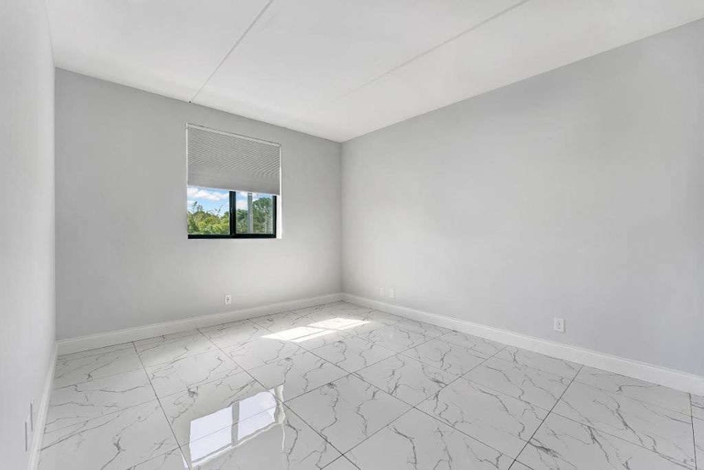 250 W Hidden Valley Boulevard, Unit 3, Boca Raton, FL 33487 Photo