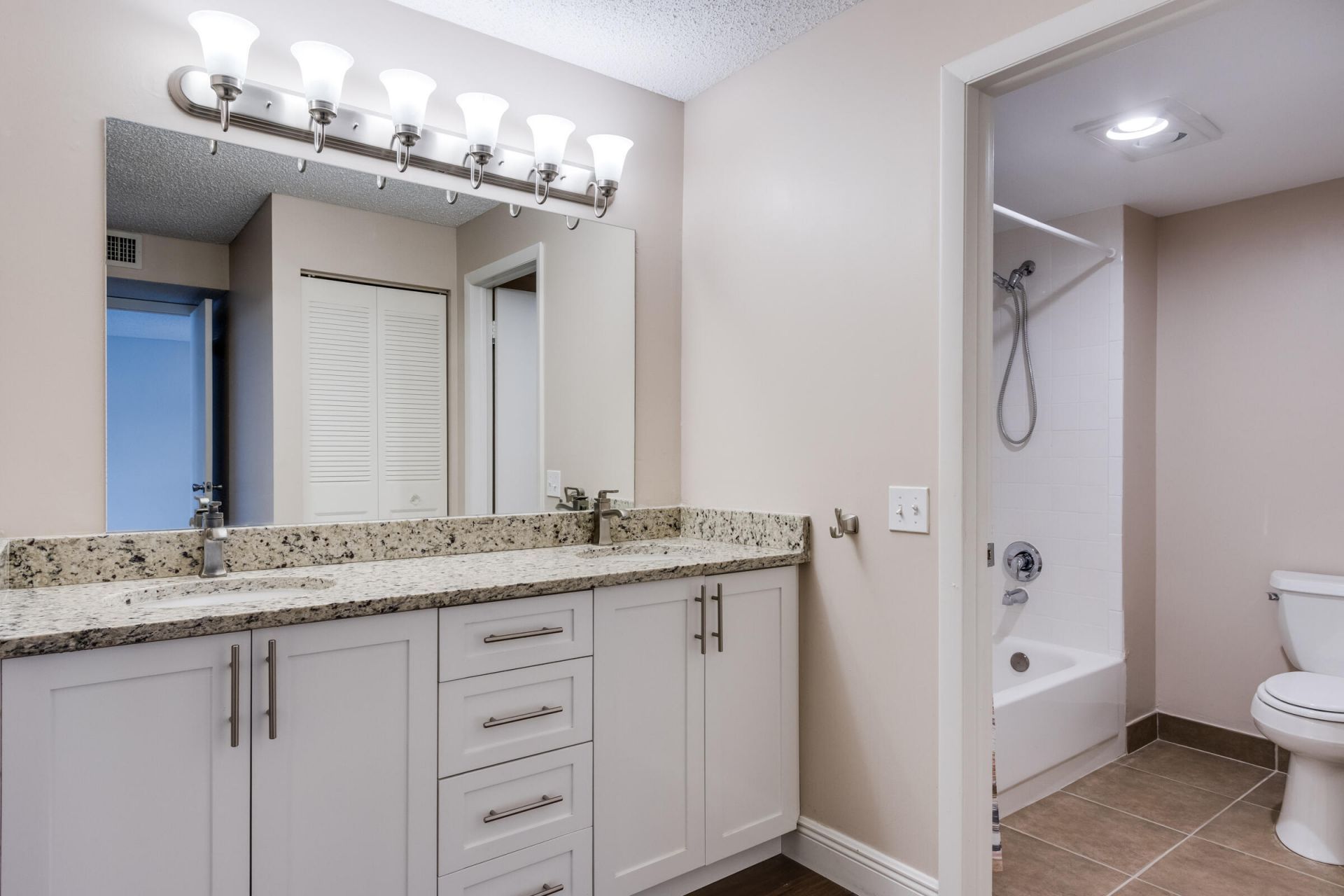 8535 Casa Del Lago, Unit E, Boca Raton, FL 33433 Photo