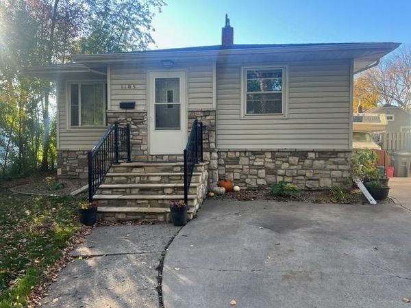 1105 11th Street S, Moorhead, MN 56560