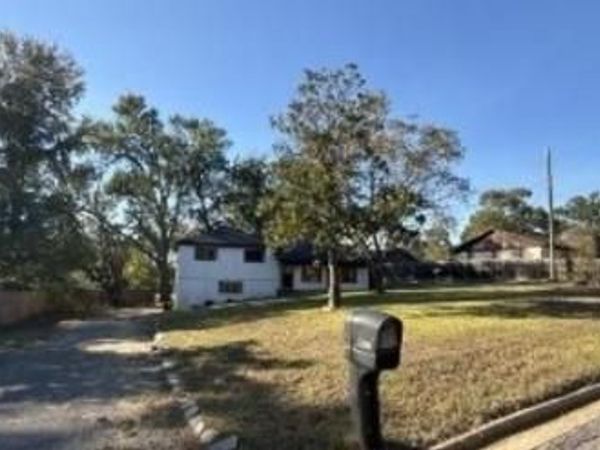 201 N Meadowbrook Drive, Overton, TX 75684