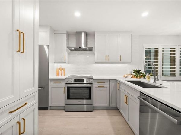 1300 Gulf Shore BLVD N, Unit 109, NAPLES, FL 34102