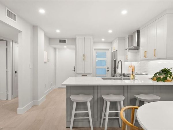 1300 Gulf Shore BLVD N, Unit 109, NAPLES, FL 34102