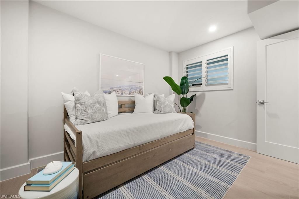 1300 Gulf Shore Blvd N, Unit 109, Naples, FL 34102 Photo