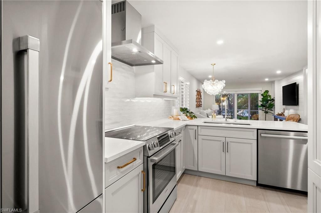 1300 Gulf Shore Blvd N, Unit 109, Naples, FL 34102 Photo