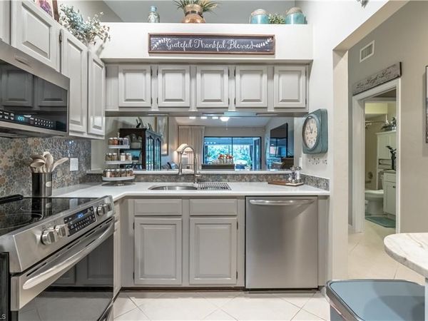 2069 Pine Isle LN, Unit 2069, NAPLES, FL 34112