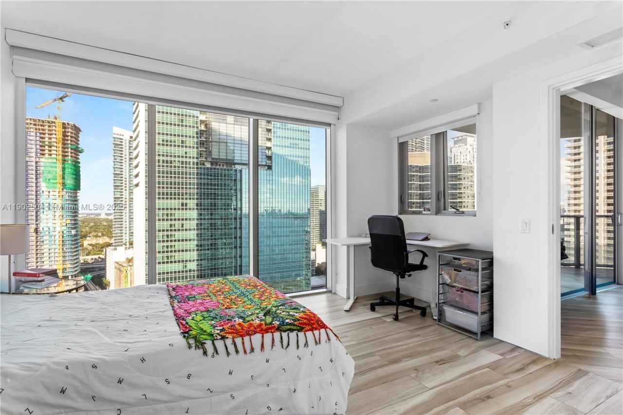 1300 Brickell Bay Dr, Unit 2901, Miami, FL 33131 Photo